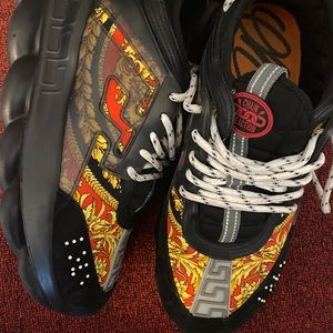 Versace men sneakers use no box